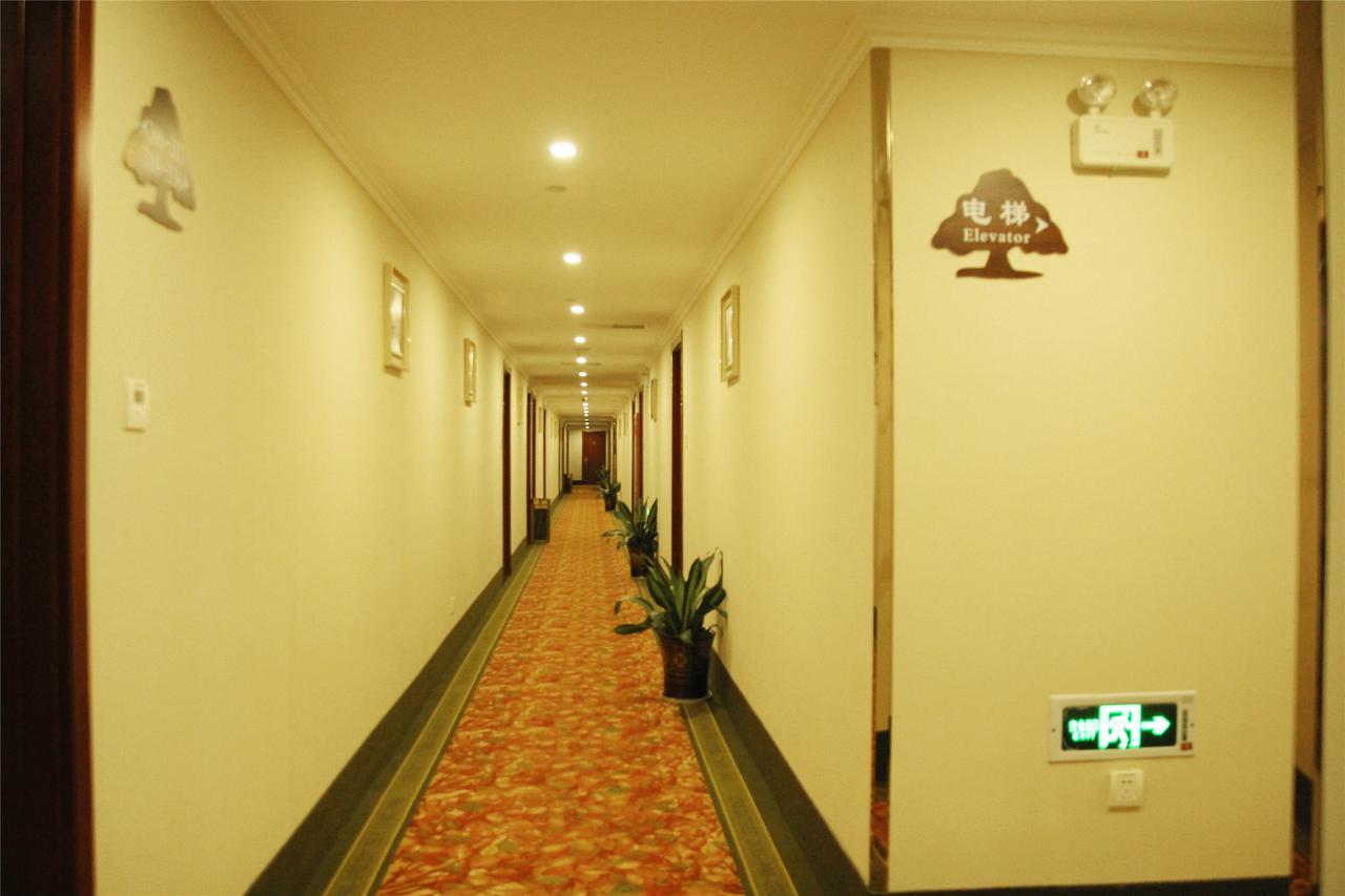 Hotel Greentree Alliance Minhang Jiaotong 3*