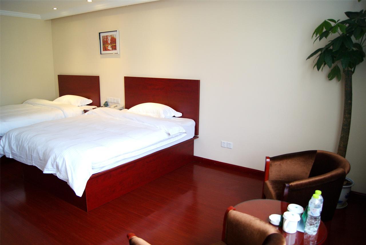Greentree Alliance Minhang Jiaotong Hotel 3*